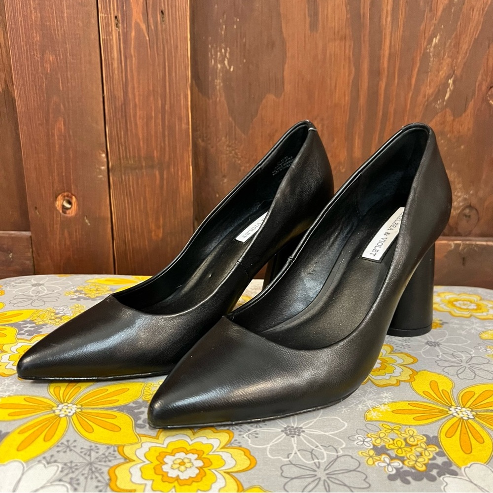 Chelsea & Violet Black Heeled Pumps